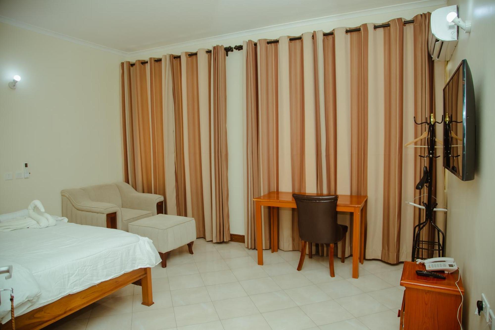 Fq Hotel Дар ес Саалам Екстериор снимка